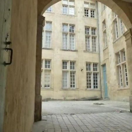 LES TROIS CHANDELIERS un petit paradis en plein centre ville Bordeaux Extérieur photo